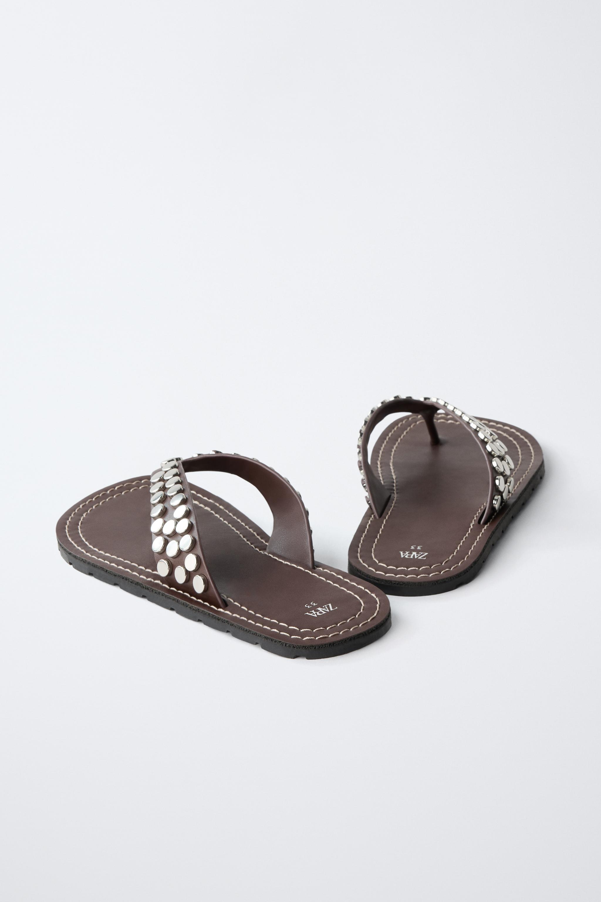 SANDALES À CLOUS